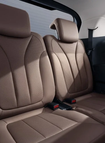 BYD M6 12 m6 inside 5 (Web H)